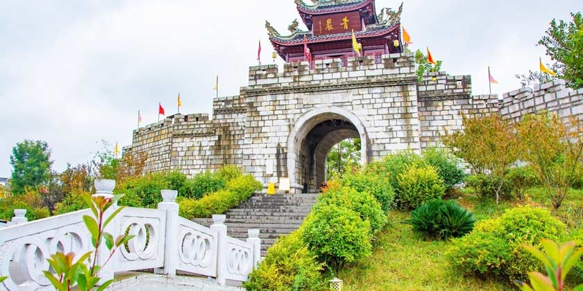 thanh-nham-co-tran-o-quy-duong-tour-5n4d